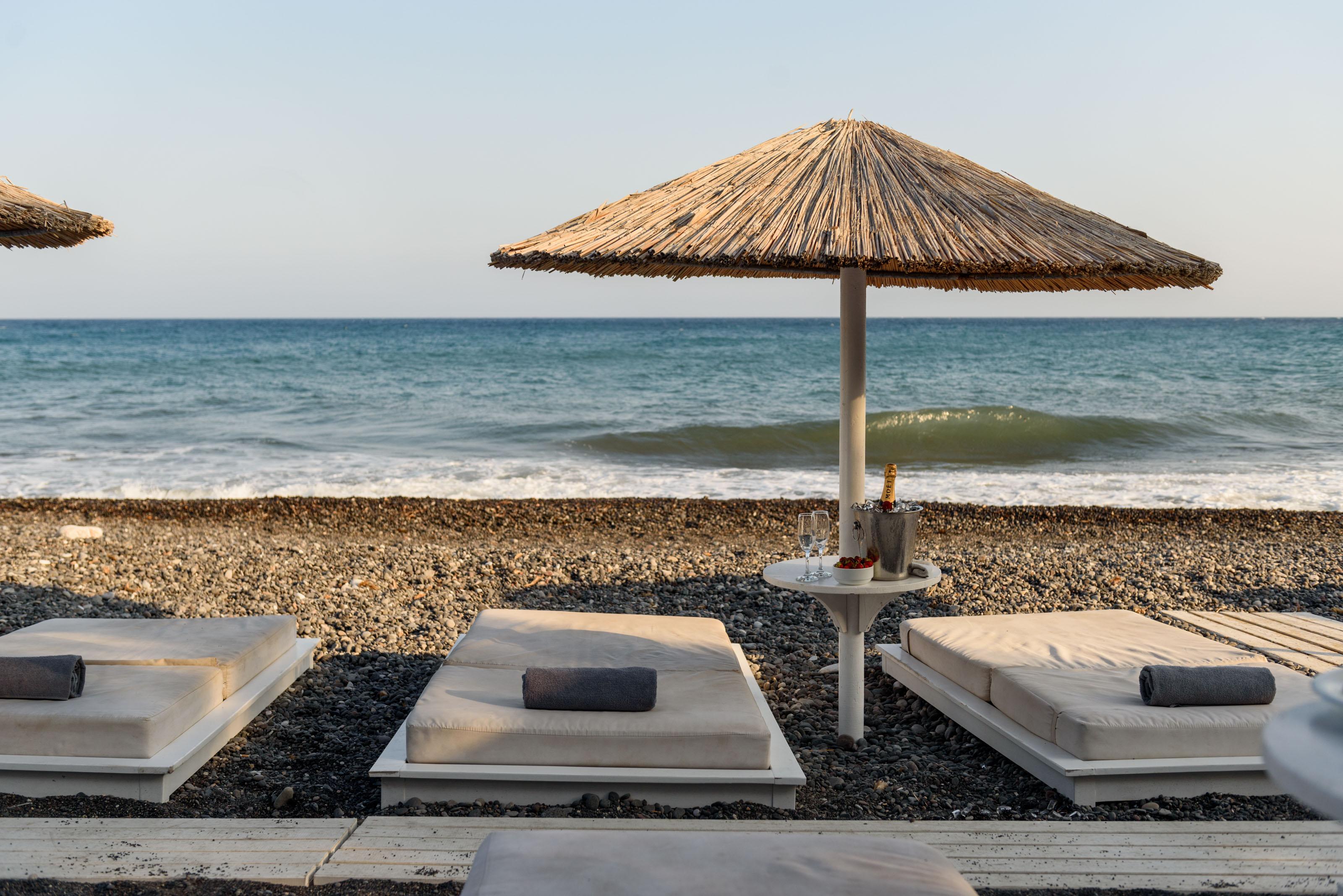 Alesahne Beach Hotel Kamári Kültér fotó
