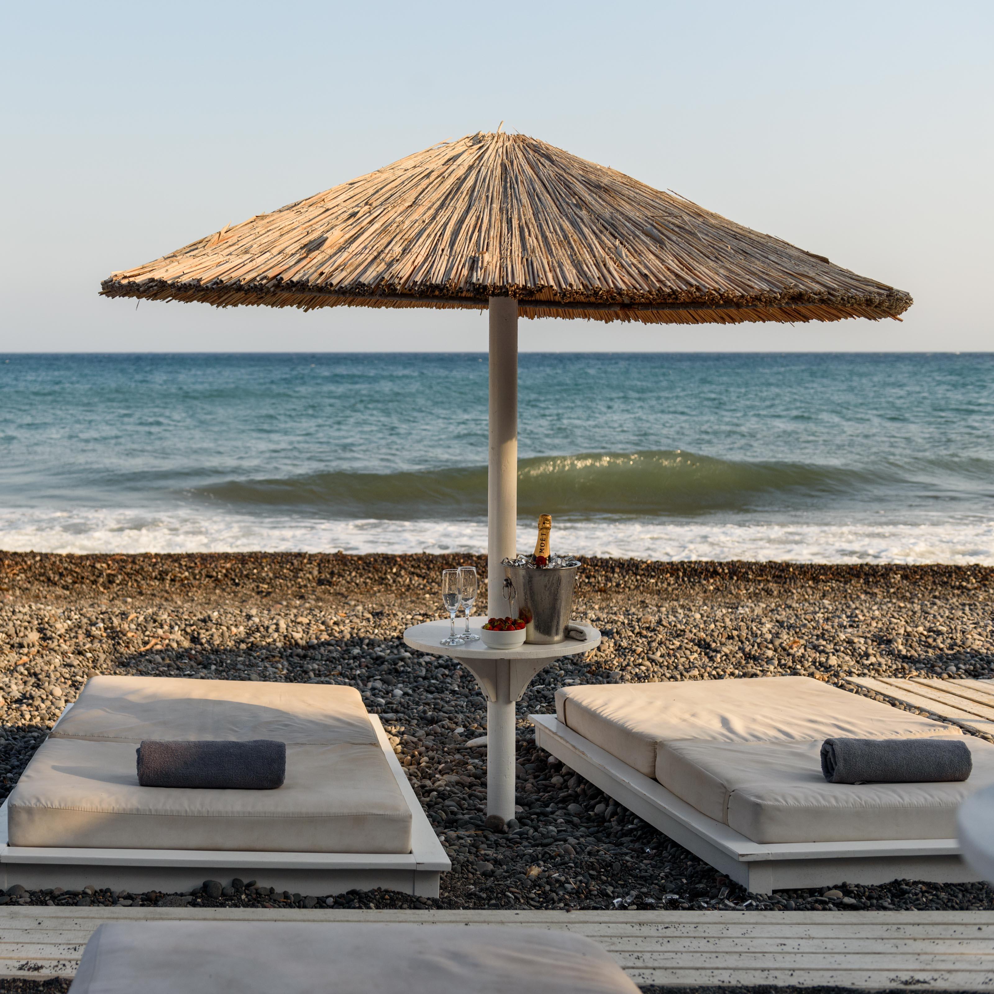 Alesahne Beach Hotel Kamári Kültér fotó