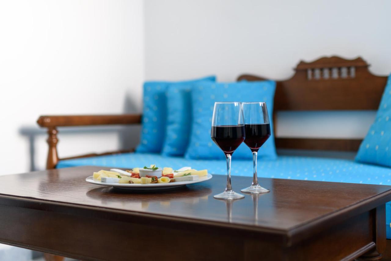 Alesahne Beach Hotel Kamári Kültér fotó
